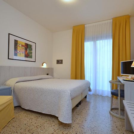 Olimpia Hotel & Aparthotel Bibione Exterior photo
