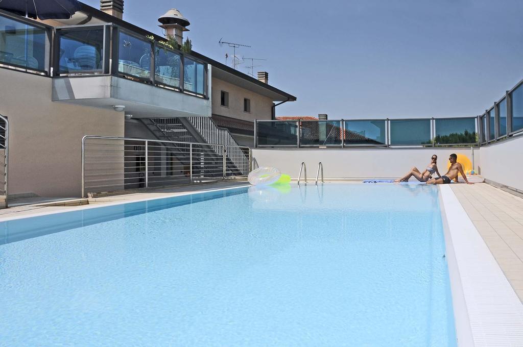 Olimpia Hotel & Aparthotel Bibione Exterior photo