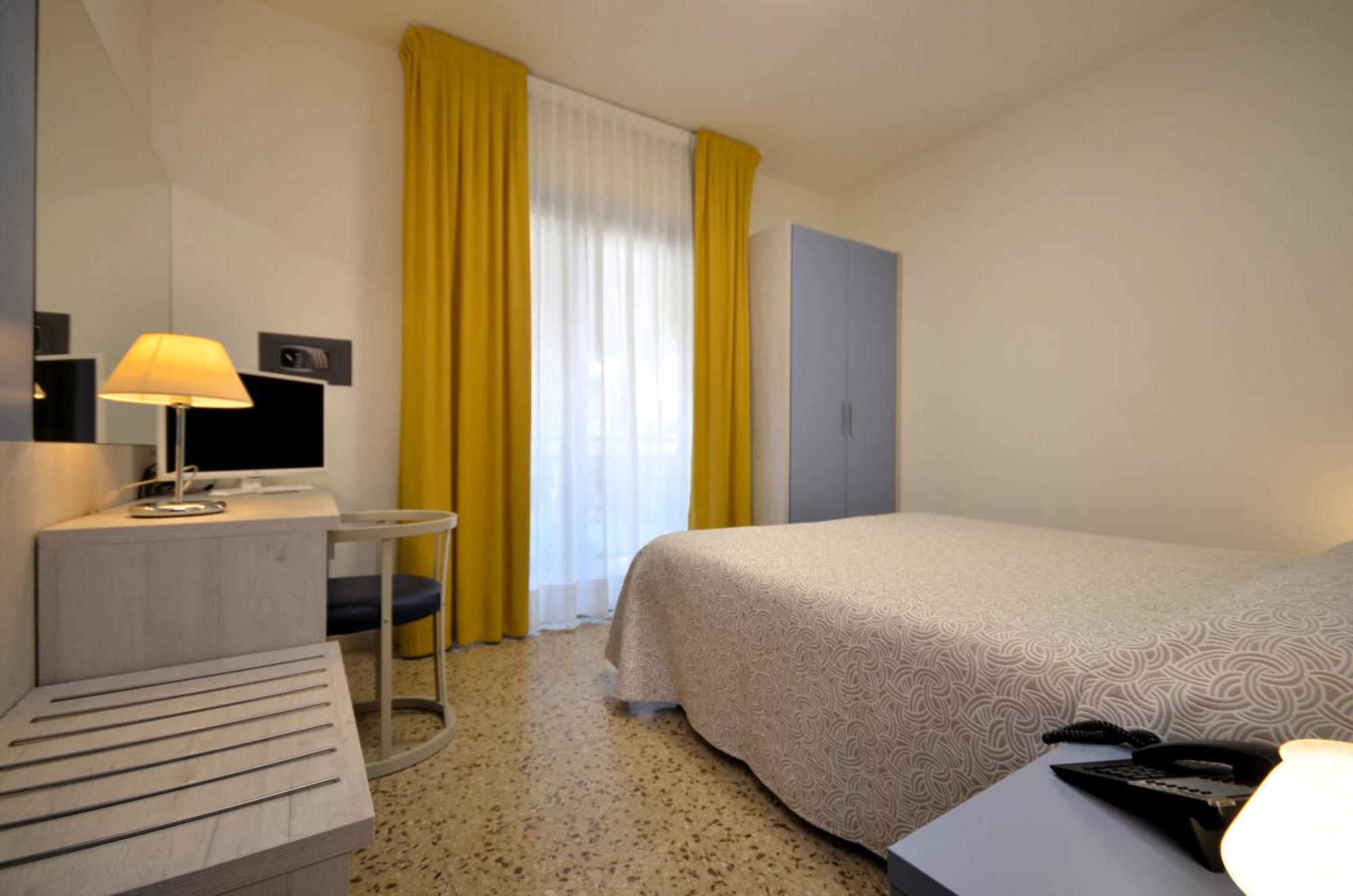 Olimpia Hotel & Aparthotel Bibione Exterior photo