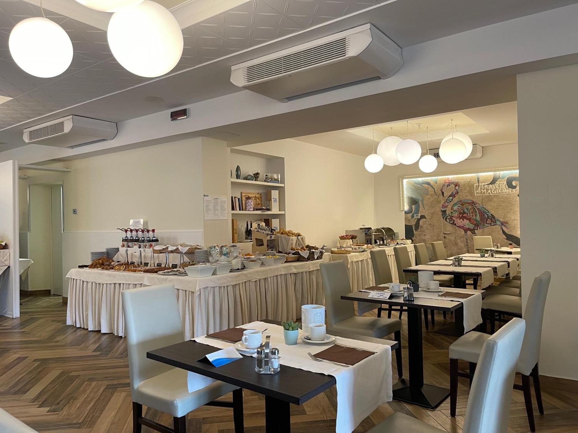 Olimpia Hotel & Aparthotel Bibione Exterior photo