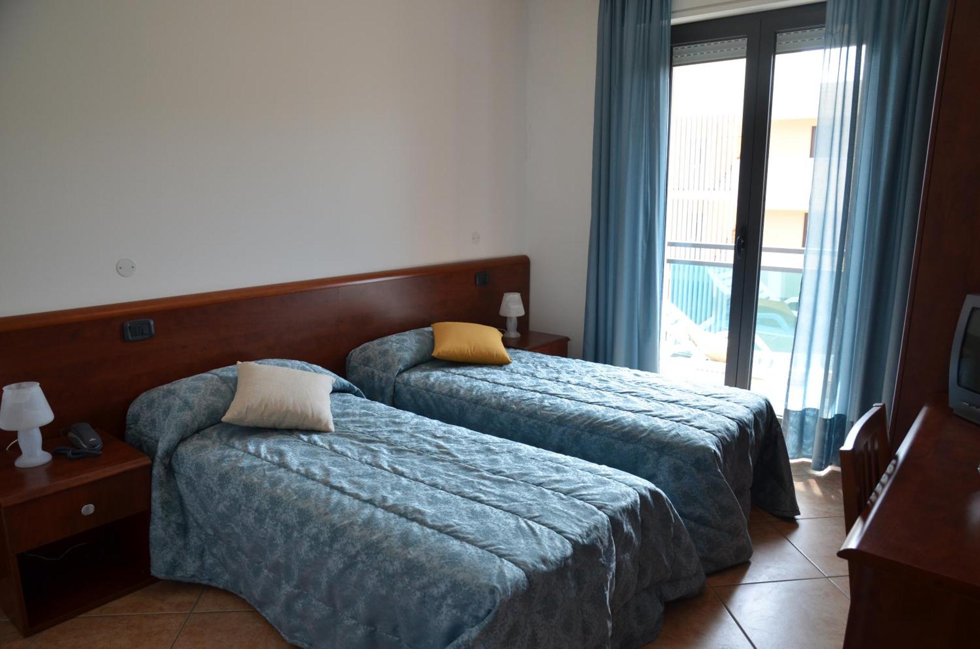 Olimpia Hotel & Aparthotel Bibione Exterior photo