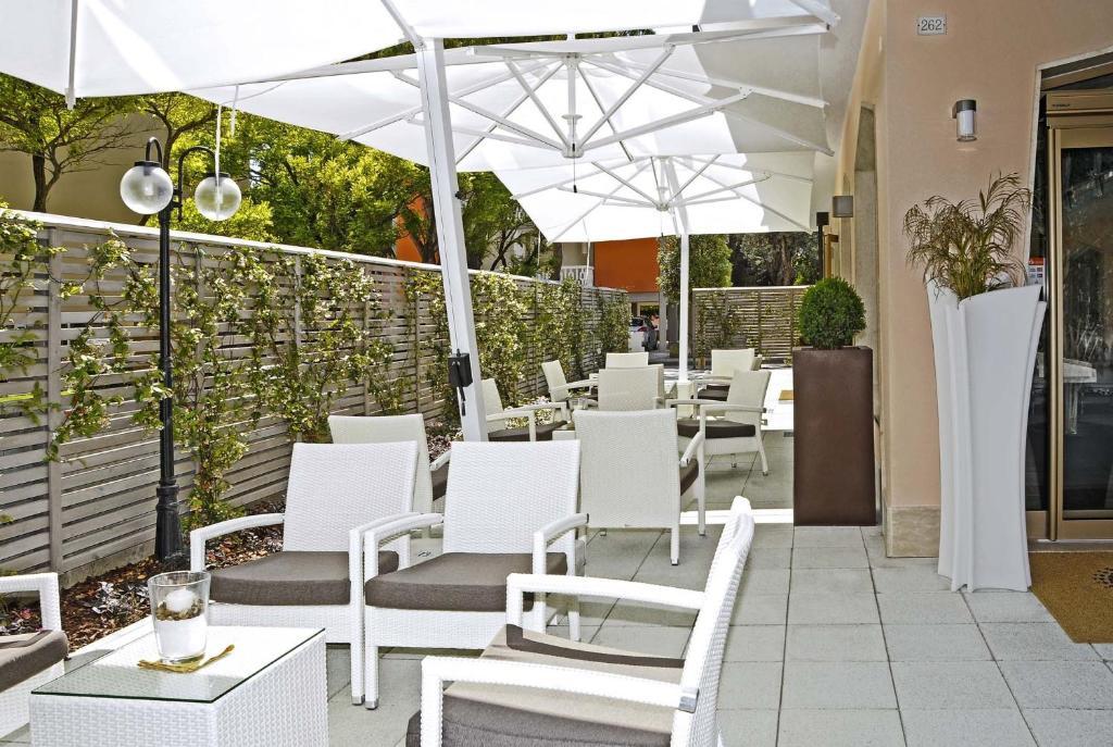 Olimpia Hotel & Aparthotel Bibione Exterior photo