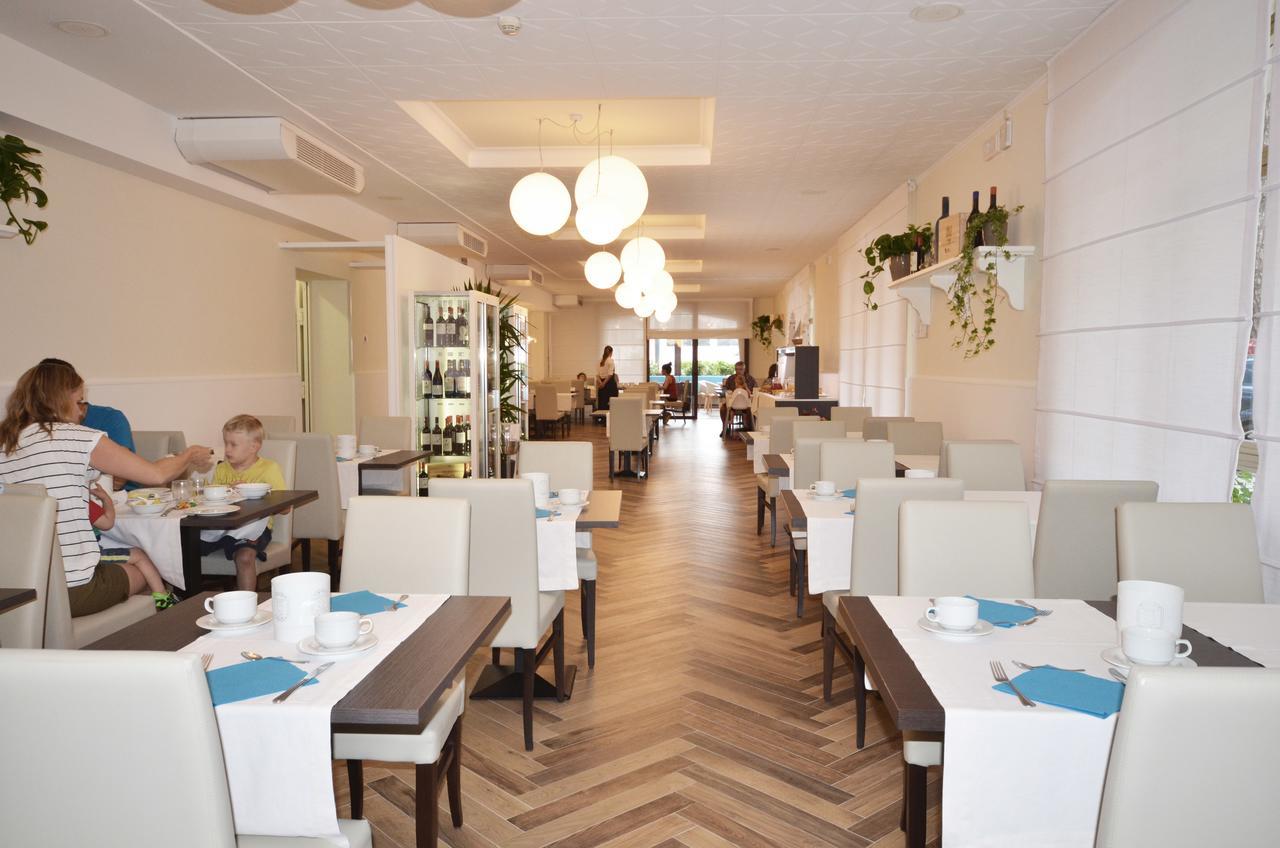 Olimpia Hotel & Aparthotel Bibione Exterior photo